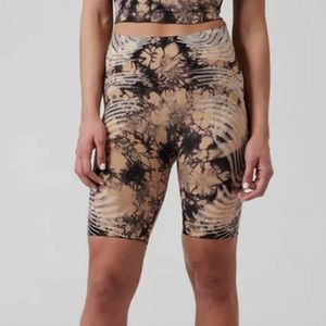 Athleta Motivate Seamless Shorts size Small